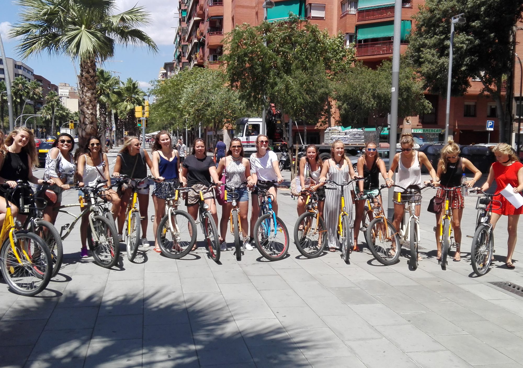 booking guided visits Private Bike Tour in Barcelona